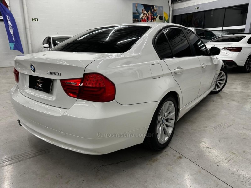 320I 2.0 16V GASOLINA 4P AUTOMÁTICO - 2012 - CAXIAS DO SUL