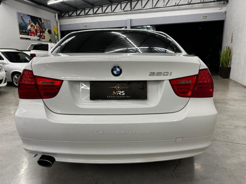 320I 2.0 16V GASOLINA 4P AUTOMÁTICO - 2012 - CAXIAS DO SUL