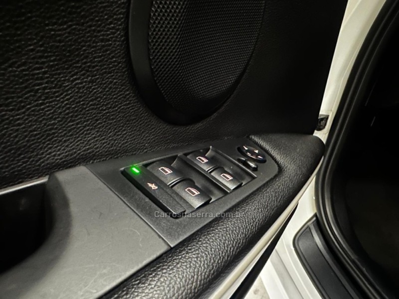 320I 2.0 16V GASOLINA 4P AUTOMÁTICO - 2012 - CAXIAS DO SUL