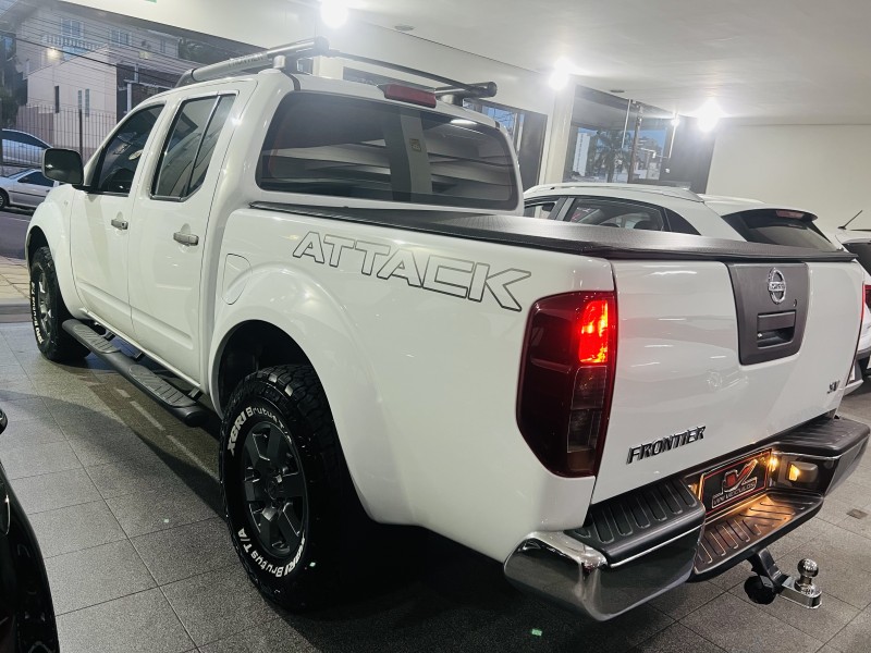 FRONTIER 2.5 SV ATTACK 4X4 CD TURBO ELETRONIC DIESEL 4P AUTOMÁTICO - 2015 - CAXIAS DO SUL