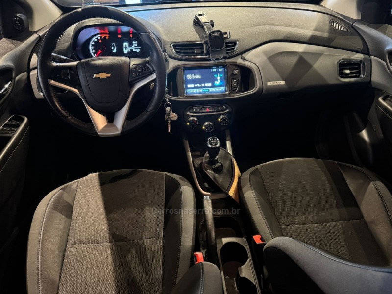 ONIX 1.4 MPFI ACTIV 8V FLEX 4P MANUAL - 2019 - FARROUPILHA