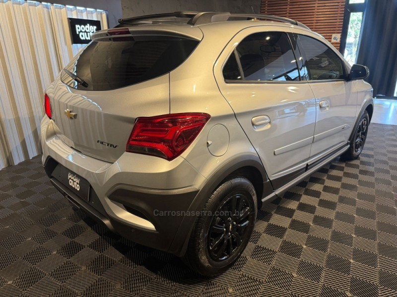 ONIX 1.4 MPFI ACTIV 8V FLEX 4P MANUAL - 2019 - FARROUPILHA