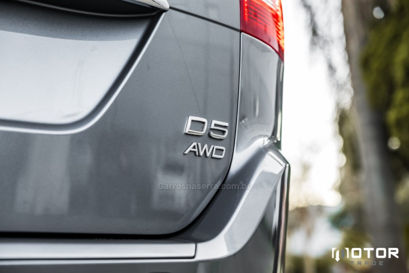 XC60 2.0 D5 MOMENTUM AWD DIESEL 4P AUTOMÁTICO - 2017 - PORTO ALEGRE