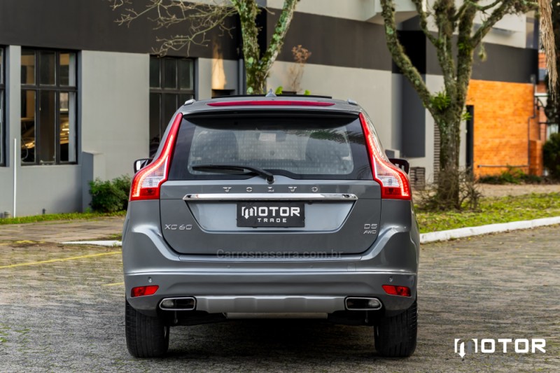 XC60 2.0 D5 MOMENTUM AWD DIESEL 4P AUTOMÁTICO - 2017 - PORTO ALEGRE