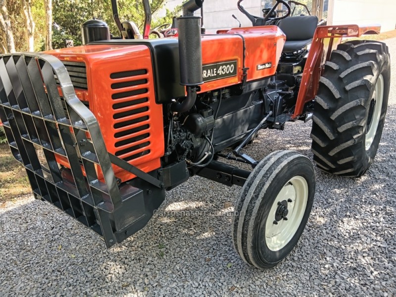 TRATOR 4300  - 1982 - BENTO GONçALVES
