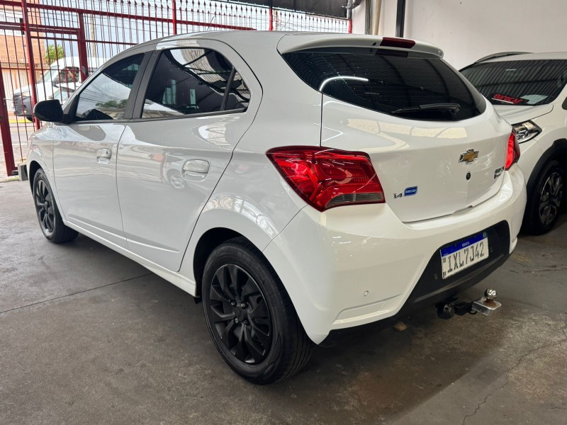 ONIX 1.4 MPFI LT 8V FLEX 4P MANUAL - 2017 - CAXIAS DO SUL