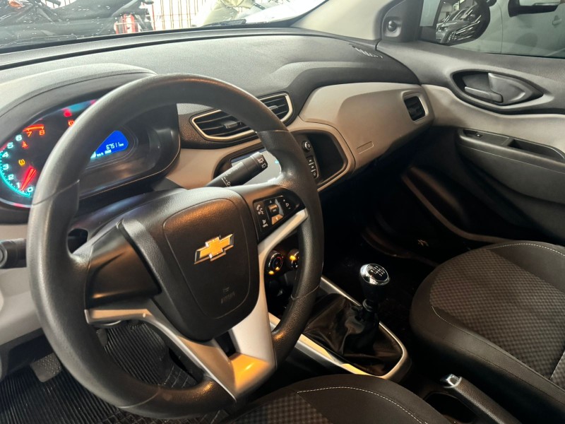 ONIX 1.4 MPFI LT 8V FLEX 4P MANUAL - 2017 - CAXIAS DO SUL