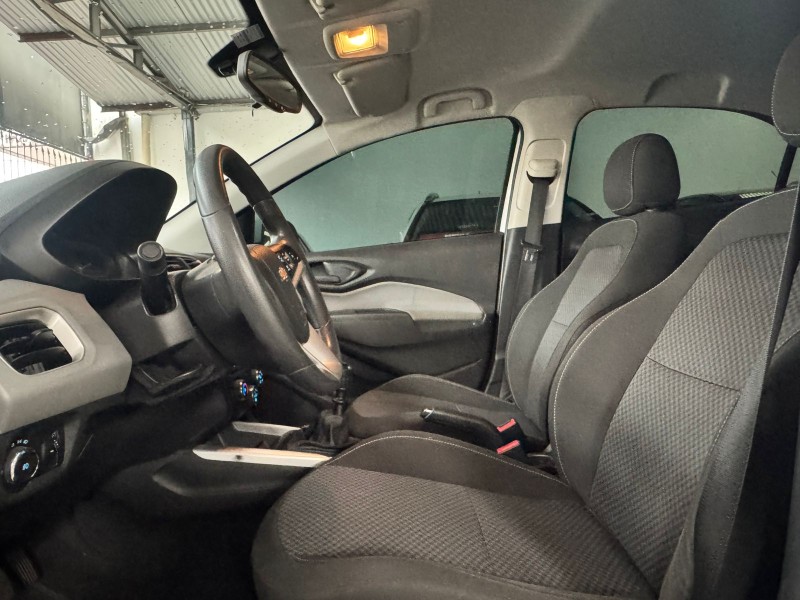 ONIX 1.4 MPFI LT 8V FLEX 4P MANUAL - 2017 - CAXIAS DO SUL