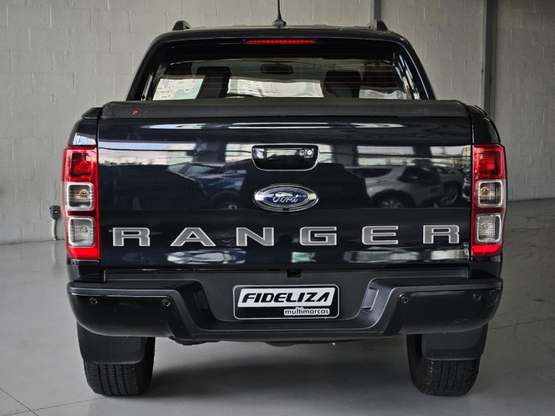 RANGER 2.2 BLACK 4X2 CD 16V DIESEL 4P AUTOMÁTICO - 2023 - FARROUPILHA