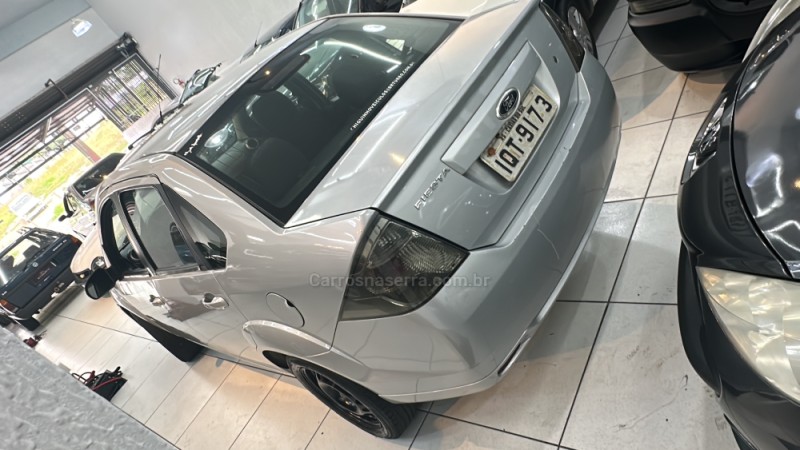 FIESTA 1.6 MPI SEDAN 8V FLEX 4P MANUAL - 2011 - CAXIAS DO SUL