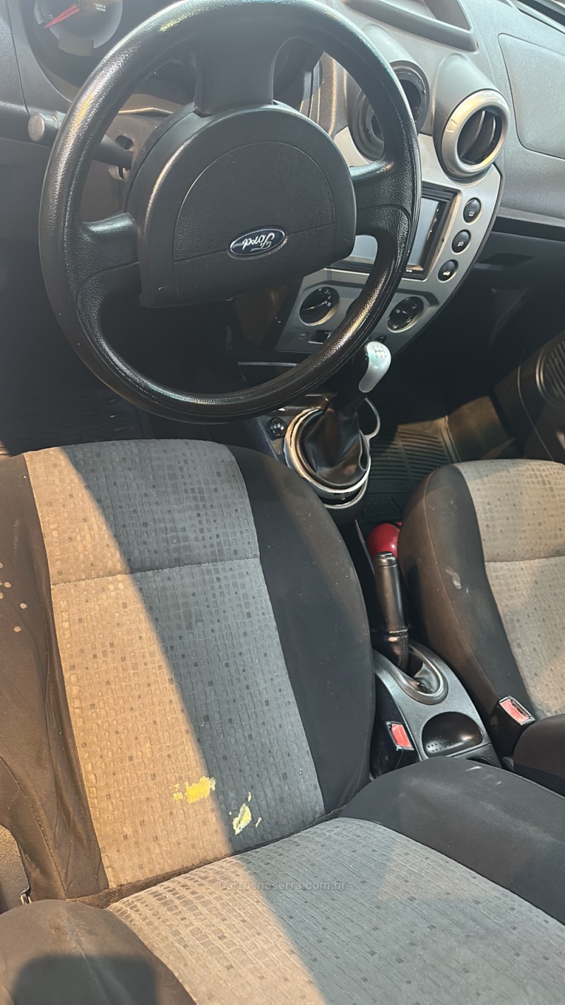 FIESTA 1.6 MPI SEDAN 8V FLEX 4P MANUAL - 2011 - CAXIAS DO SUL