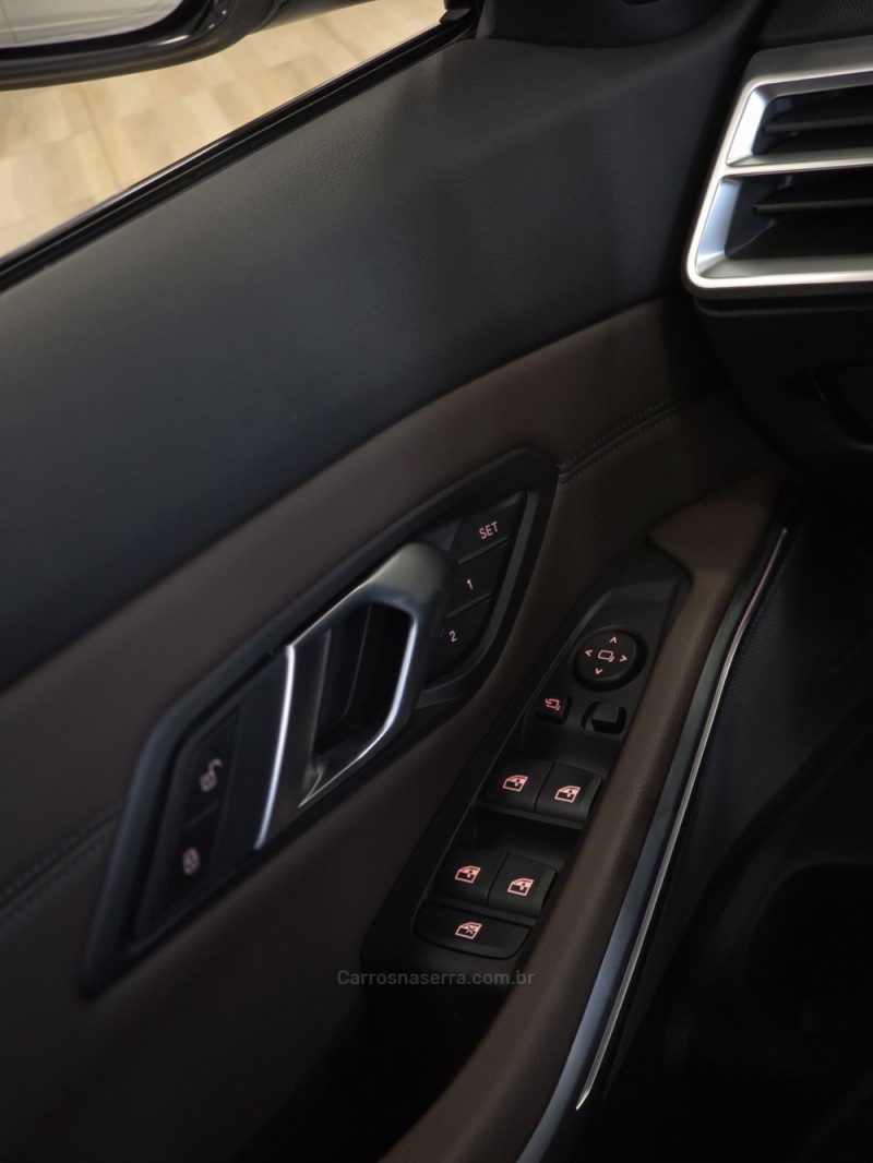 320I 2.0 M SPORT 16V TURBO ACTIVEFLEX 4P AUTOMÁTICO - 2025 - CAXIAS DO SUL