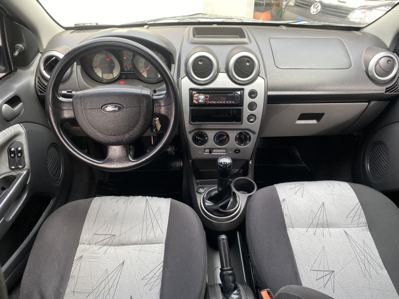 FIESTA 1.0 ROCAM HATCH 8V FLEX 4P MANUAL - 2008 - CARLOS BARBOSA