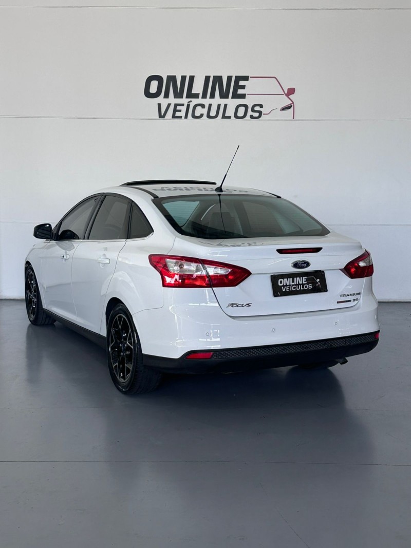 FOCUS 2.0 TITANIUM PLUS SEDAN 16V FLEX 4P AUTOMÁTICO - 2015 - FARROUPILHA