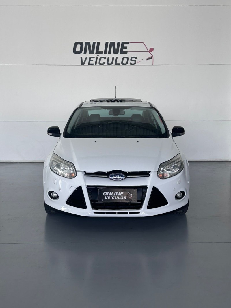 FOCUS 2.0 TITANIUM PLUS SEDAN 16V FLEX 4P AUTOMÁTICO - 2015 - FARROUPILHA