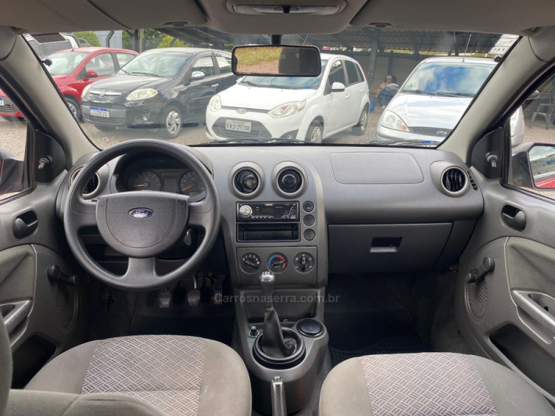 FIESTA 1.6 ROCAM SEDAN 8V FLEX 4P MANUAL - 2005 - FARROUPILHA