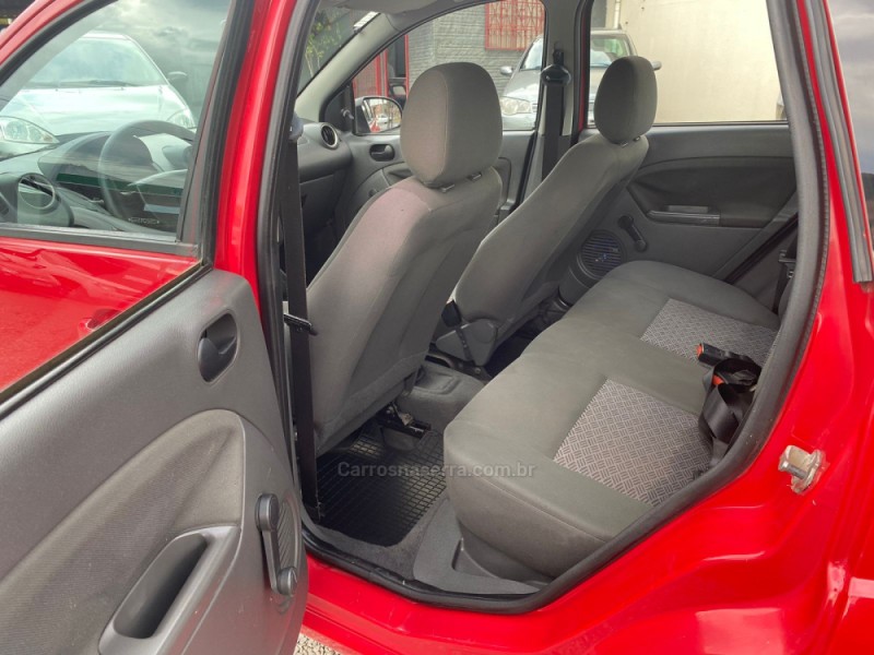 FIESTA 1.6 ROCAM SEDAN 8V FLEX 4P MANUAL - 2005 - FARROUPILHA