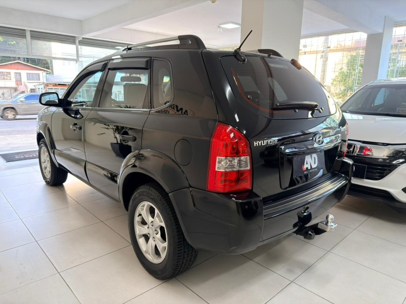 TUCSON 2.0 MPFI GL 16V 142CV 2WD GASOLINA 4P MANUAL - 2010 - CAXIAS DO SUL