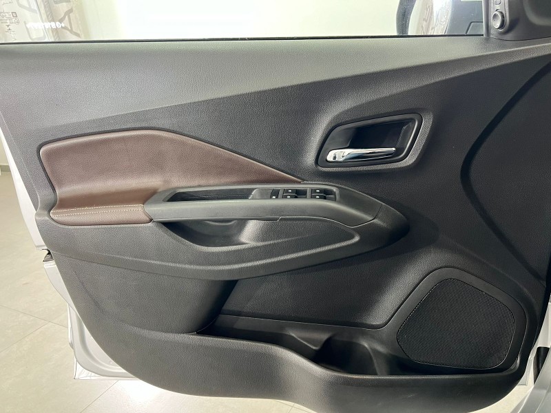 COBALT 1.8 MPFI LTZ 8V FLEX 4P MANUAL - 2016 - FARROUPILHA