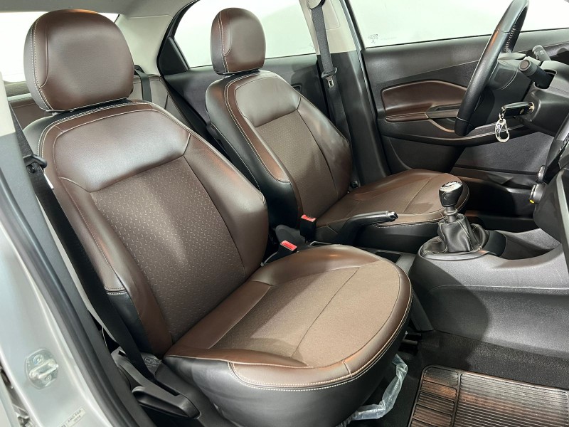 COBALT 1.8 MPFI LTZ 8V FLEX 4P MANUAL - 2016 - FARROUPILHA