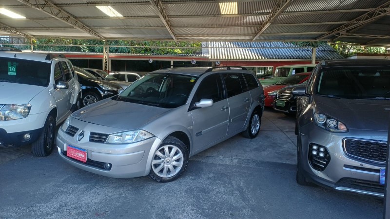 MÉGANE 2.0 DYNAMIQUE GRAND TOUR 16V GASOLINA 4P MANUAL - 2013 - CAXIAS DO SUL