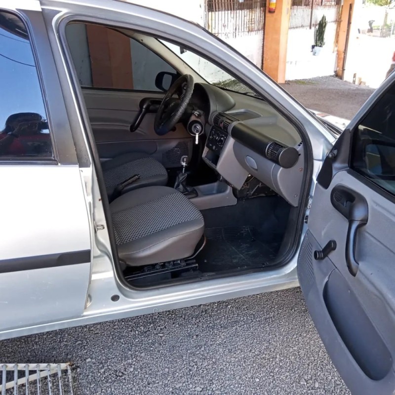 CORSA 1.0 MPFI CLASSIC SEDAN LIFE 8V FLEX 4P MANUAL - 2010 - CAXIAS DO SUL