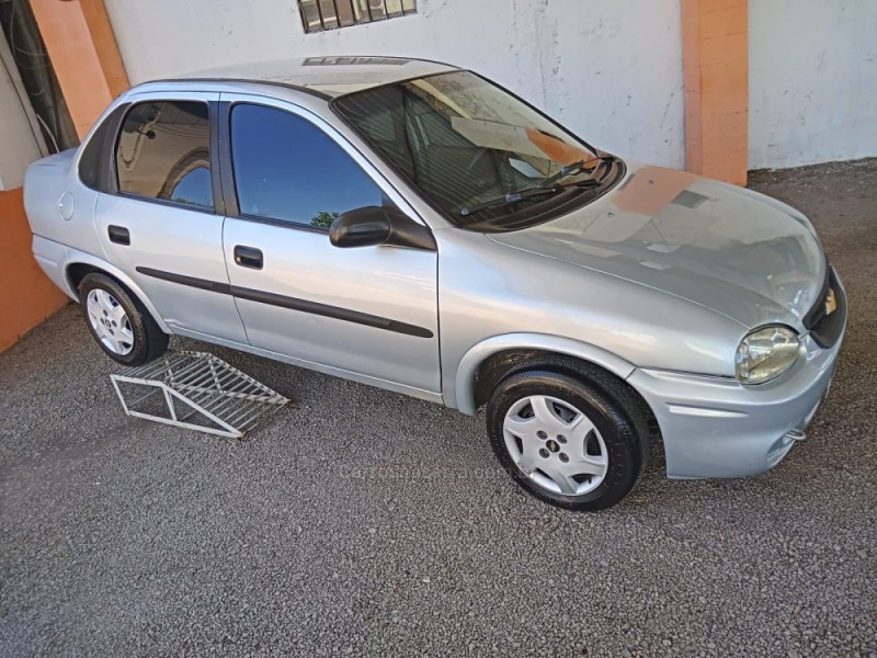 CORSA 1.0 MPFI CLASSIC SEDAN LIFE 8V FLEX 4P MANUAL - 2010 - CAXIAS DO SUL