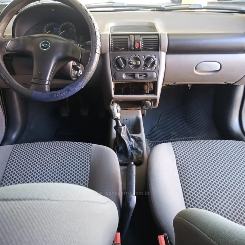 CORSA 1.0 MPFI CLASSIC SEDAN LIFE 8V FLEX 4P MANUAL - 2010 - CAXIAS DO SUL