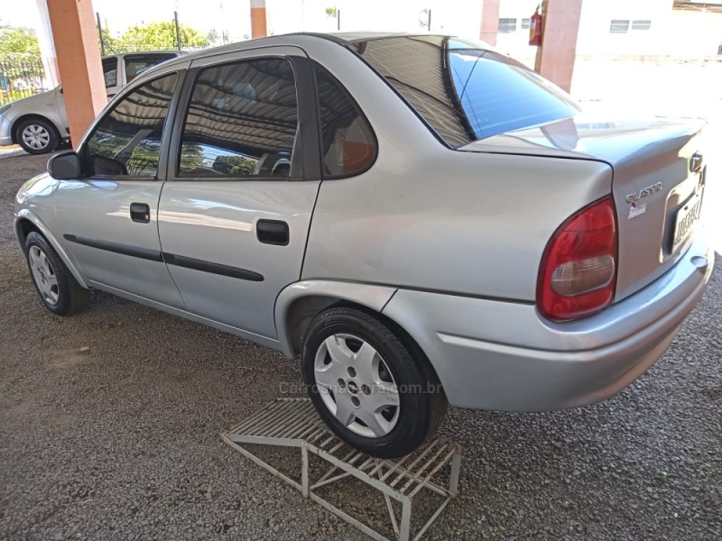 CORSA 1.0 MPFI CLASSIC SEDAN LIFE 8V FLEX 4P MANUAL - 2010 - CAXIAS DO SUL