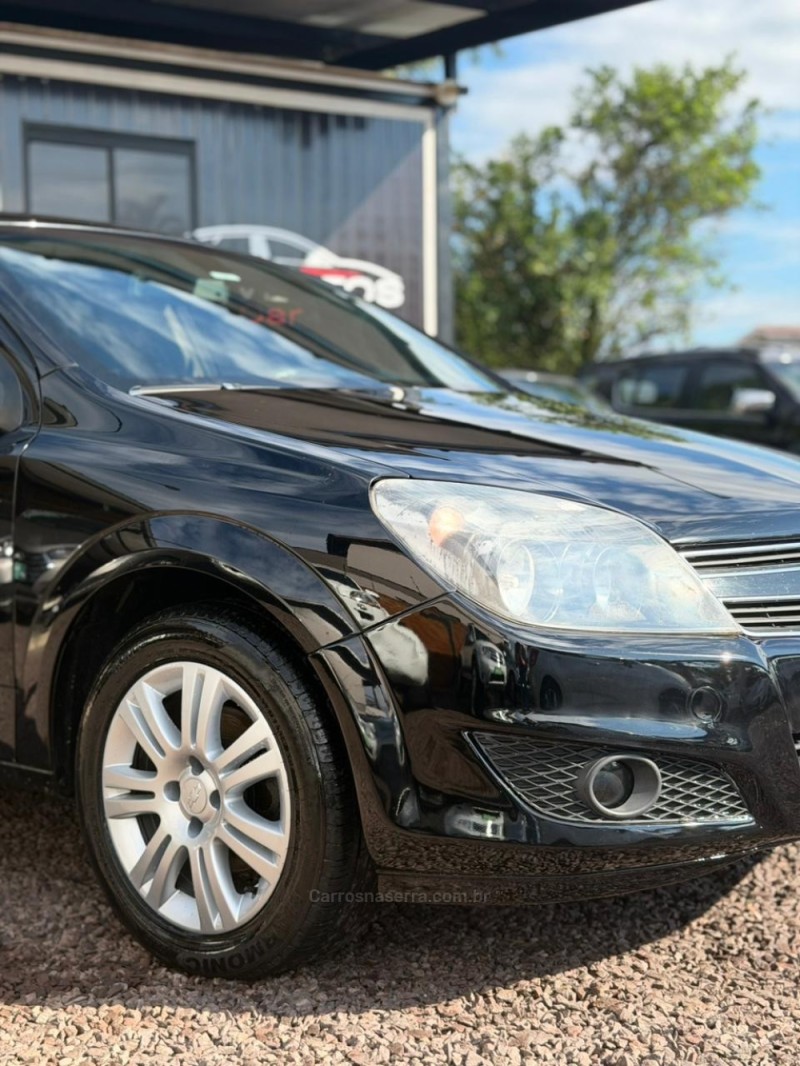 VECTRA 2.0 MPFI GT HATCH 8V FLEX 4P MANUAL - 2009 - LAJEADO