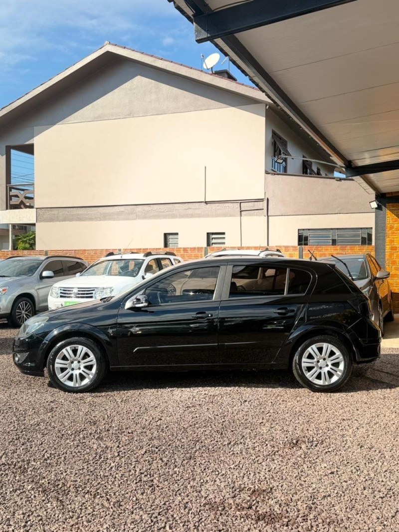 VECTRA 2.0 MPFI GT HATCH 8V FLEX 4P MANUAL - 2009 - LAJEADO