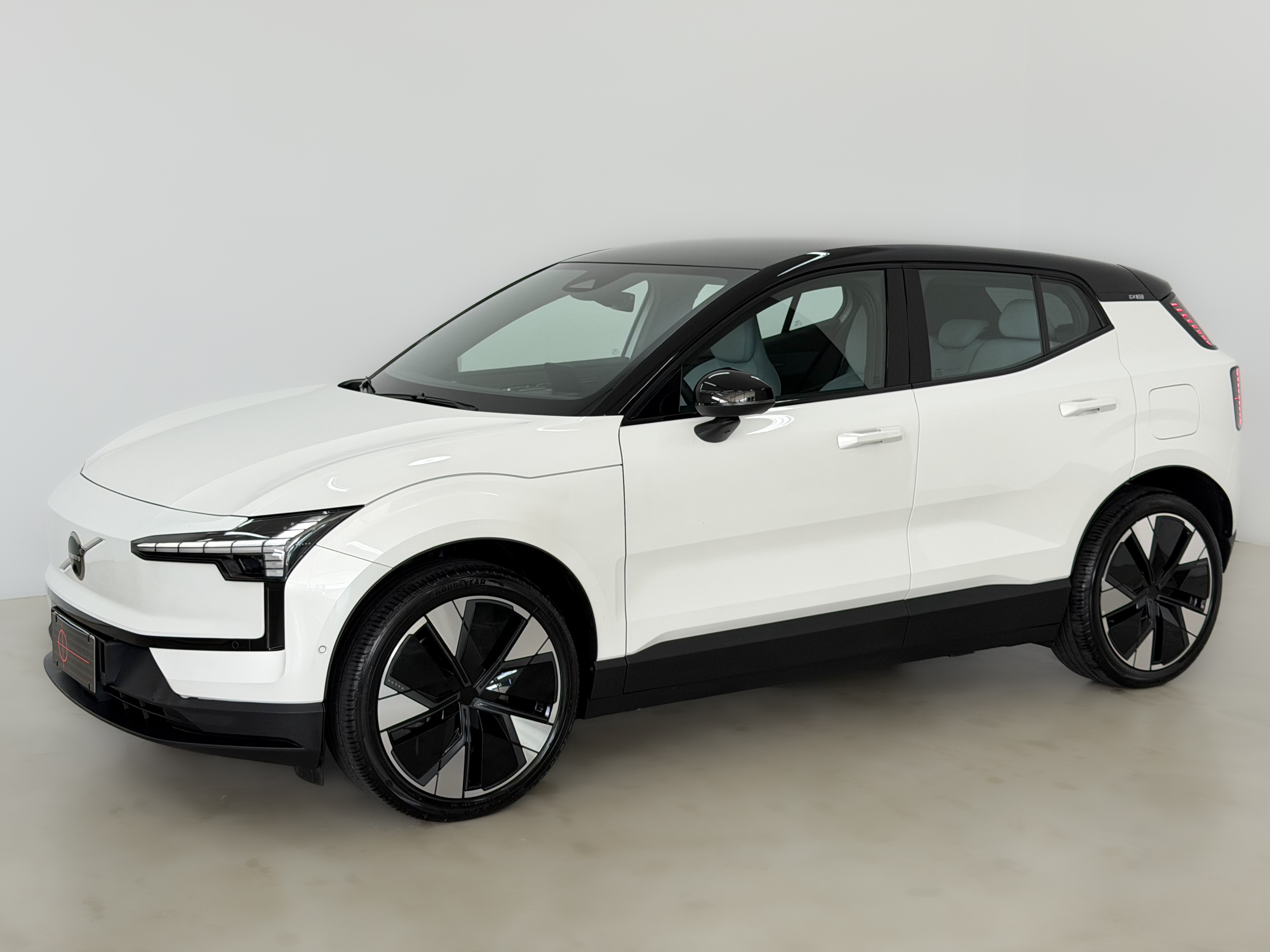 VOLVO EX30 — foto 2