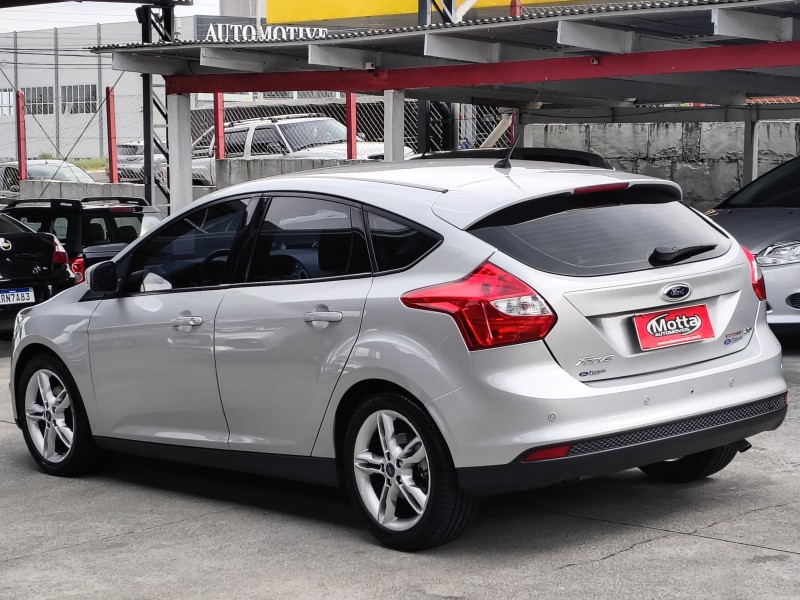 FOCUS 2.0 SE 16V FLEX 4P AUTOMÁTICO - 2014 - CAXIAS DO SUL