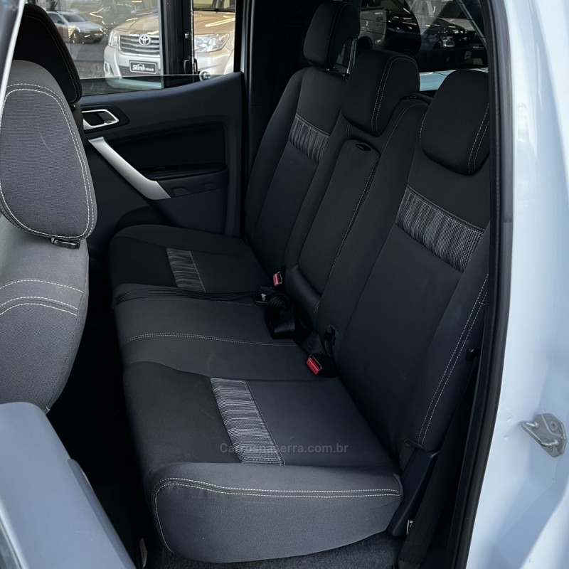 RANGER 3.2 XLT 4X4 CD 20V DIESEL 4P MANUAL - 2013 - VACARIA