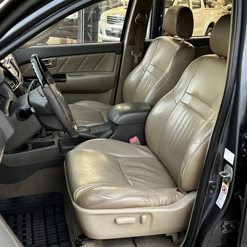 HILUX SW4 3.0 SRV 4X4 CD 16V TURBO INTERCOOLER DIESEL 4P AUTOMÁTICO - 2012 - VACARIA