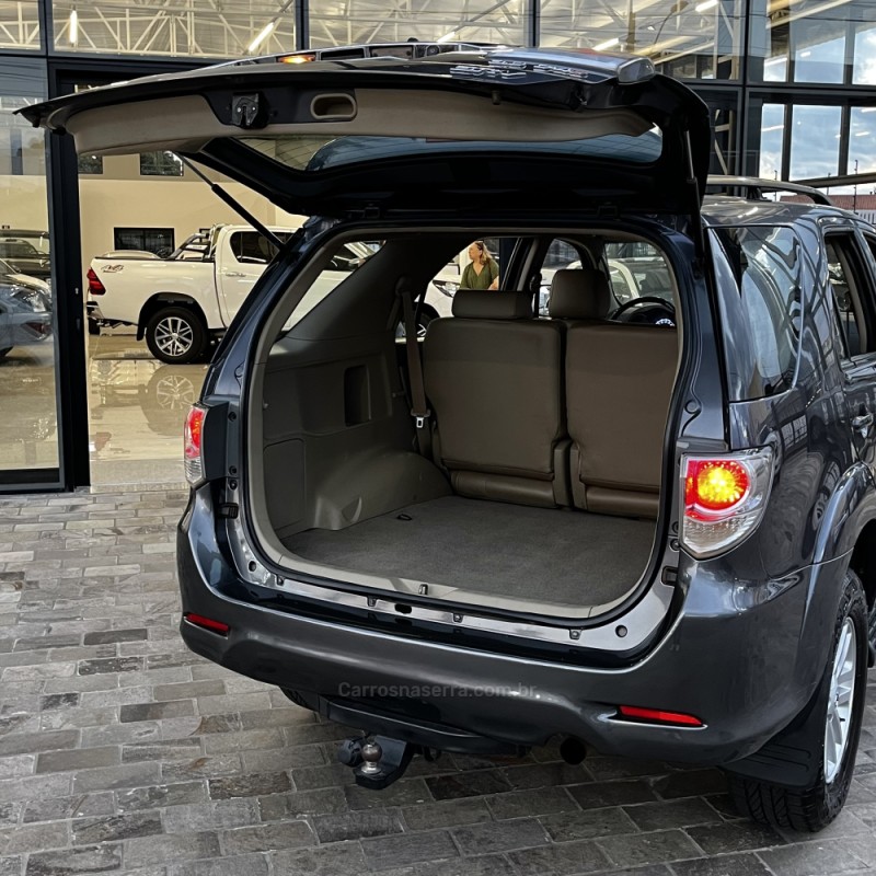 HILUX SW4 3.0 SRV 4X4 CD 16V TURBO INTERCOOLER DIESEL 4P AUTOMÁTICO - 2012 - VACARIA