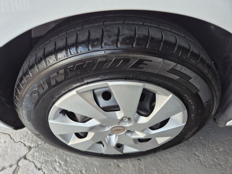 ONIX 1.4 MPFI LT 8V FLEX 4P MANUAL - 2015 - CAXIAS DO SUL