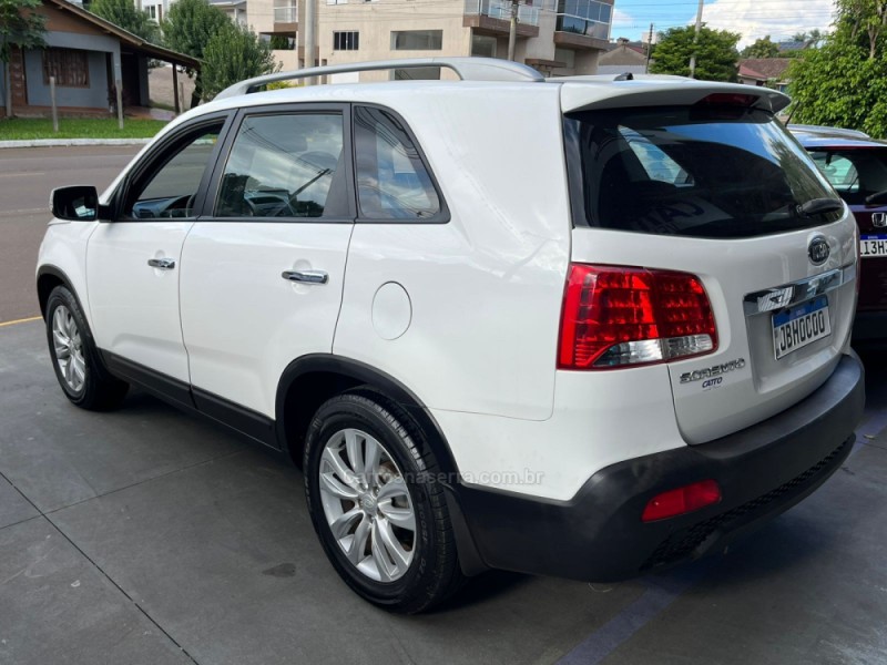 SORENTO 2.4 EX2 4X2 16V GASOLINA 4P AUTOMÁTICO - 2011 - ARROIO DO MEIO