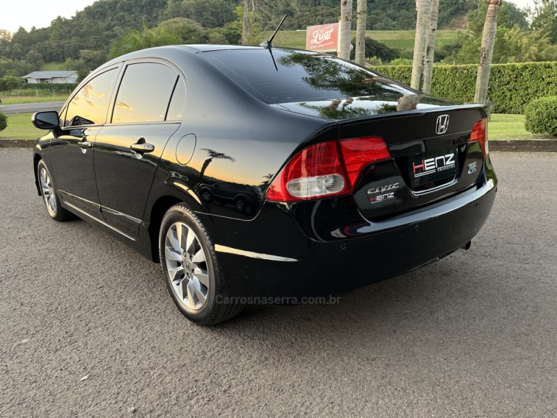 CIVIC 1.8 LXL 16V FLEX 4P AUTOMÁTICO - 2011 - BOM PRINCíPIO