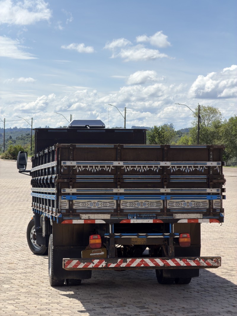 CARGO 815 E TURBO - 2010 - ANTôNIO PRADO