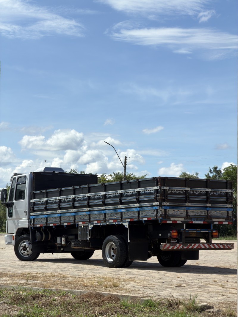 CARGO 815 E TURBO - 2010 - ANTôNIO PRADO