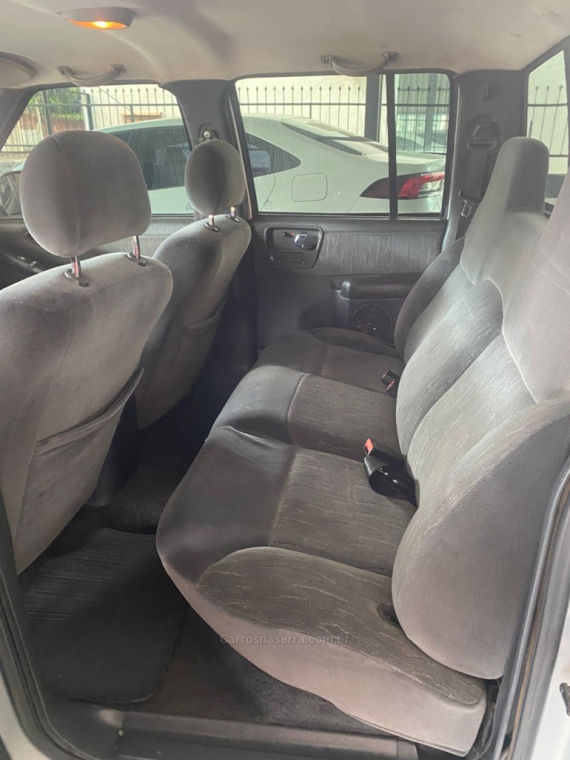 S10 2.8 DLX 4X2 CD 12V TURBO INTERCOOLER DIESEL 4P MANUAL - 2004 - SANANDUVA