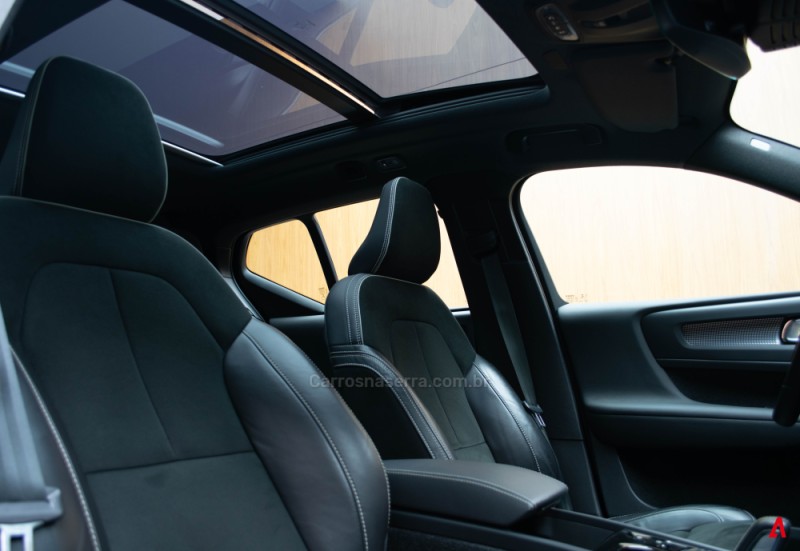 XC 40 1.5 T5 HÍBRIDO R-DESIGN FWD - 2022 - GARIBALDI