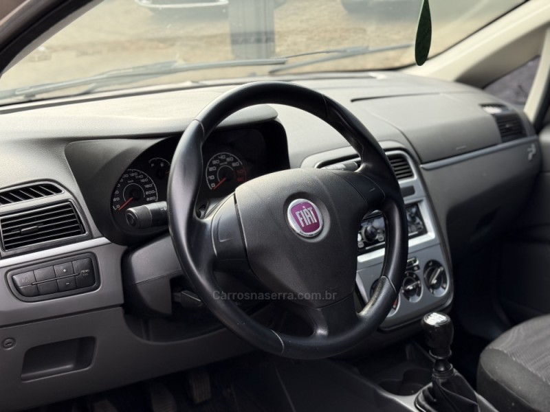 PUNTO 1.4 ATTRACTIVE 8V FLEX 4P MANUAL - 2012 - PAROBé