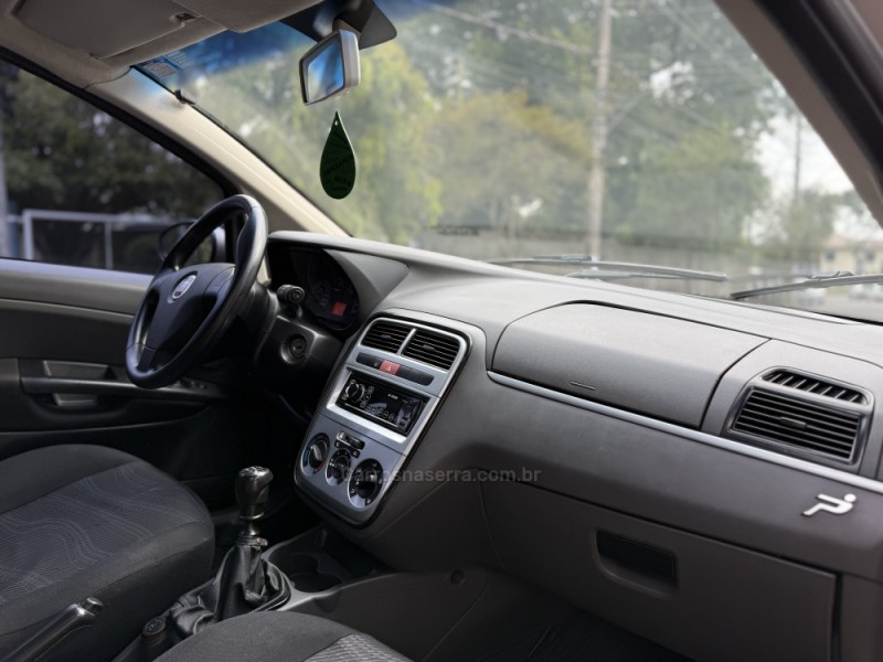 PUNTO 1.4 ATTRACTIVE 8V FLEX 4P MANUAL - 2012 - PAROBé