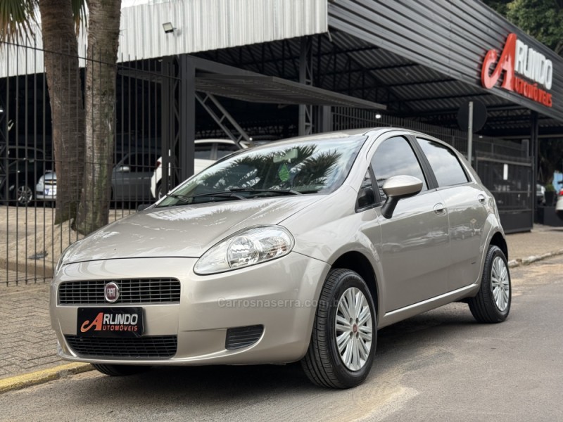 PUNTO 1.4 ATTRACTIVE 8V FLEX 4P MANUAL - 2012 - PAROBé