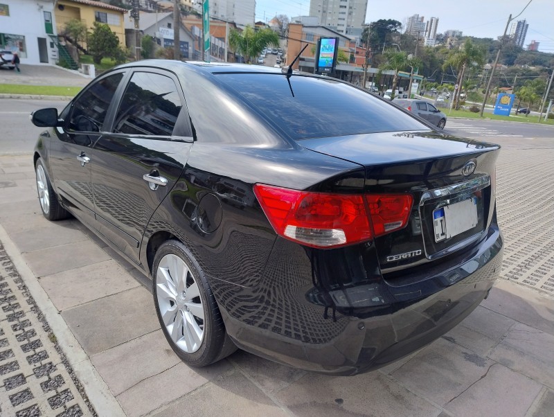 CERATO 1.6 SX2 16V GASOLINA 4P MANUAL - 2011 - CAXIAS DO SUL