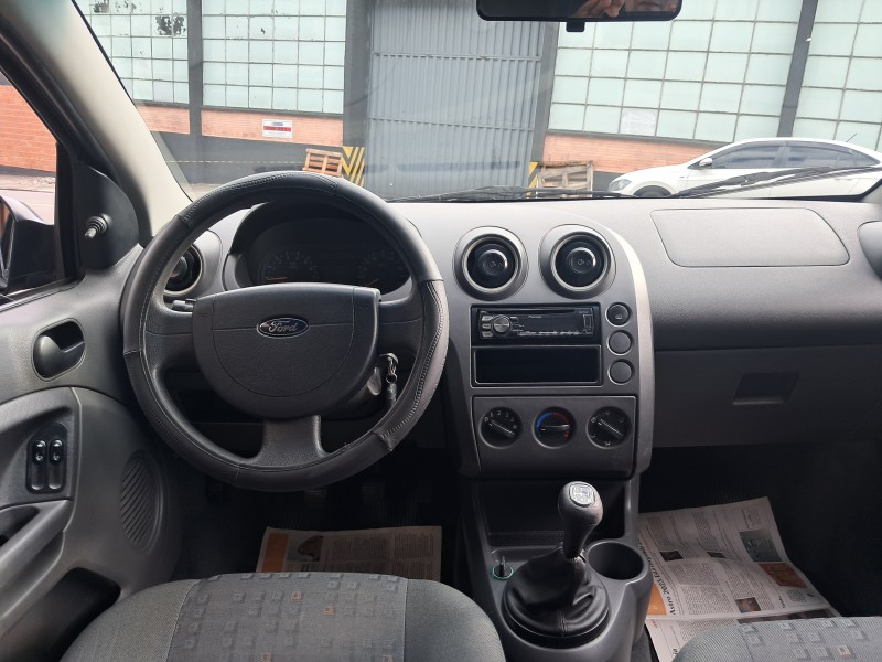 FIESTA 1.0 MPI PERSONNALITÉ 8V FLEX 4P MANUAL - 2004 - FLORES DA CUNHA