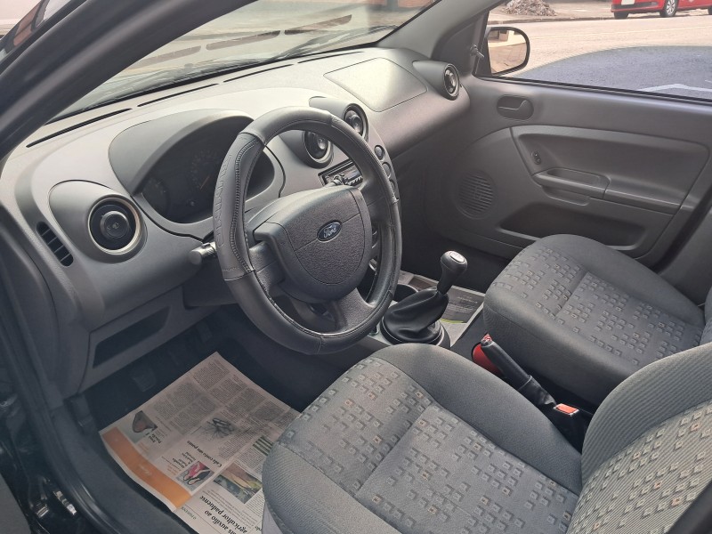 FIESTA 1.0 MPI PERSONNALITÉ 8V FLEX 4P MANUAL - 2004 - FLORES DA CUNHA