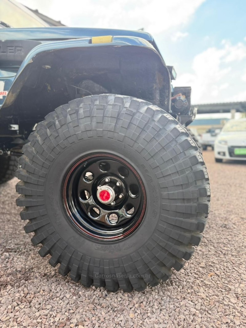 T4 2.8 TETO RÍGIDO 12V TURBO INTERCOOLER DIESEL 2P MANUAL - 2003 - LAJEADO